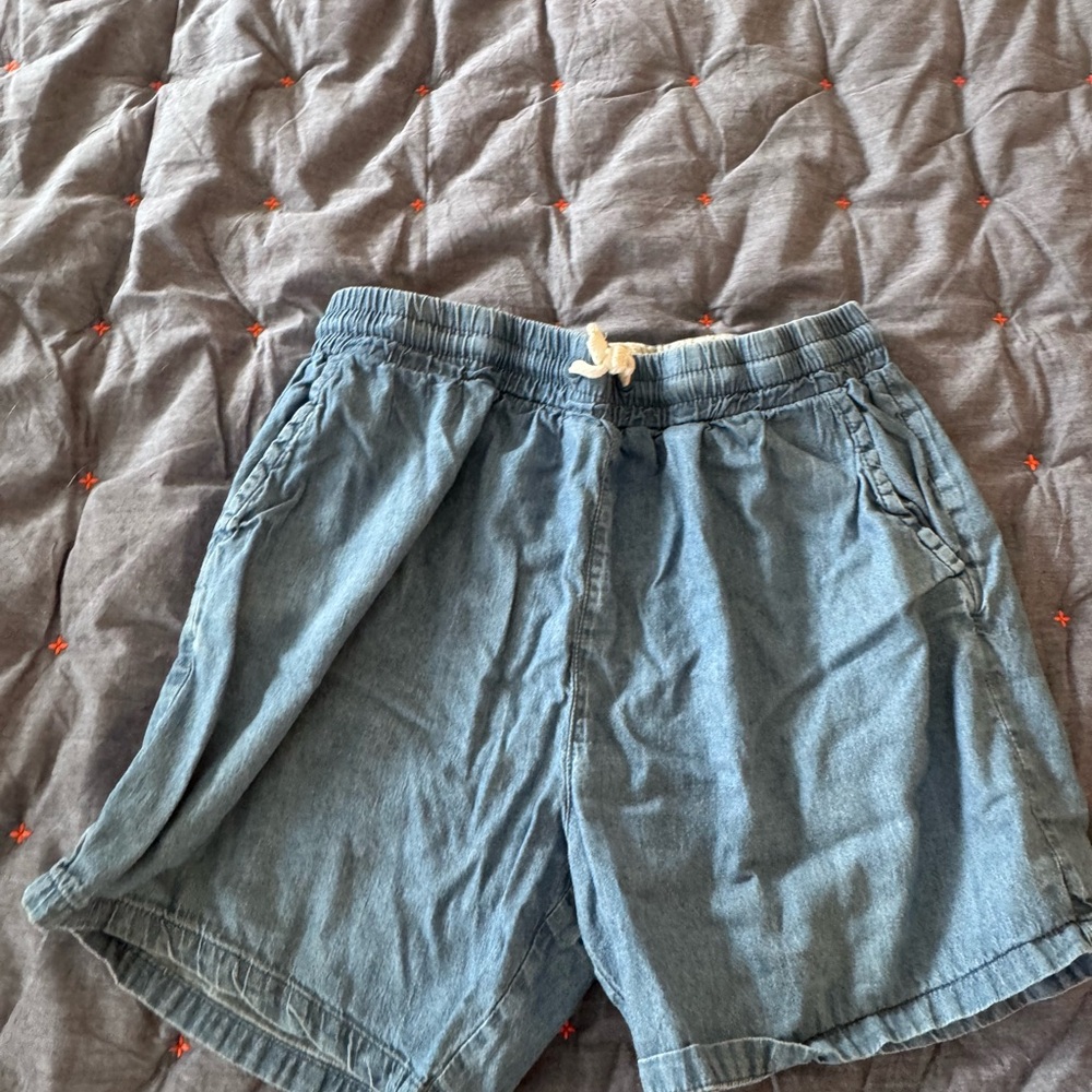 Minnow lightweight chambray shorts
